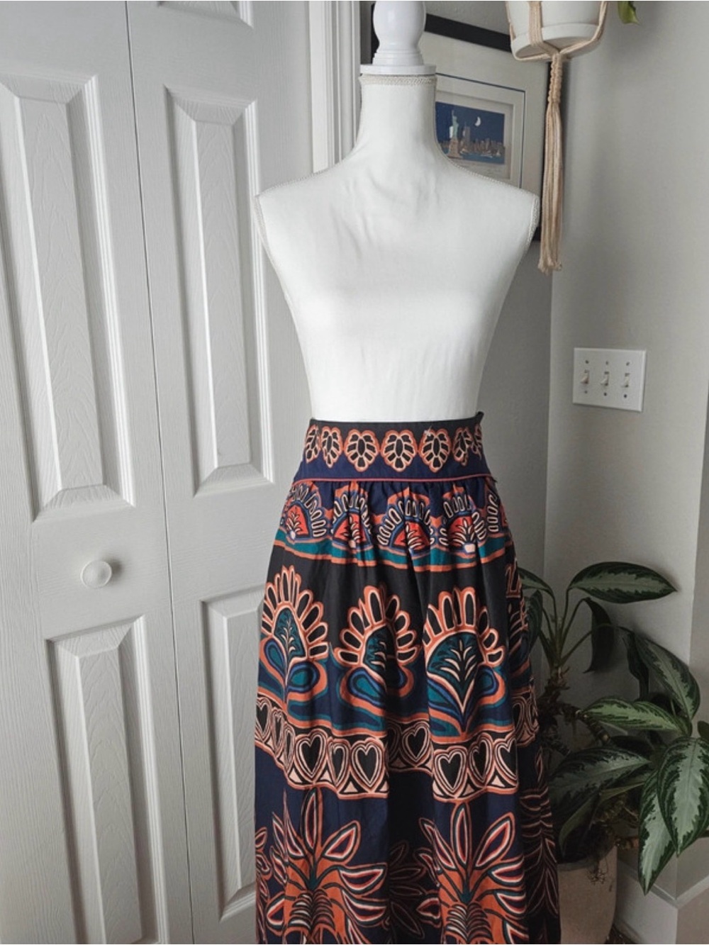 Farm Rio Women’s Navy Blue and Coral Patterned Maxi Skirt